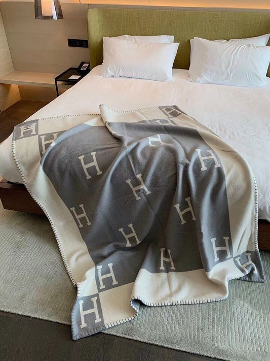 H Inspired Blanket Grey